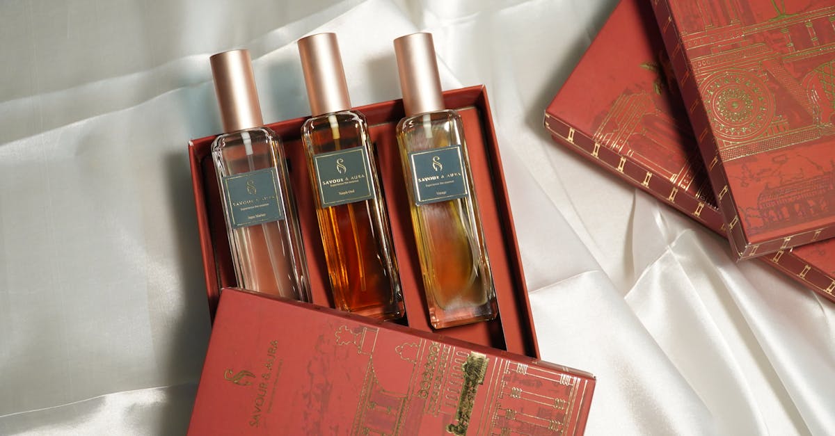 découvrez nos conseils pour l'achat de parfum : astuces pour bien choisir, comparer les meilleures fragrances et réussir votre prochain achat en ligne ou en boutique.