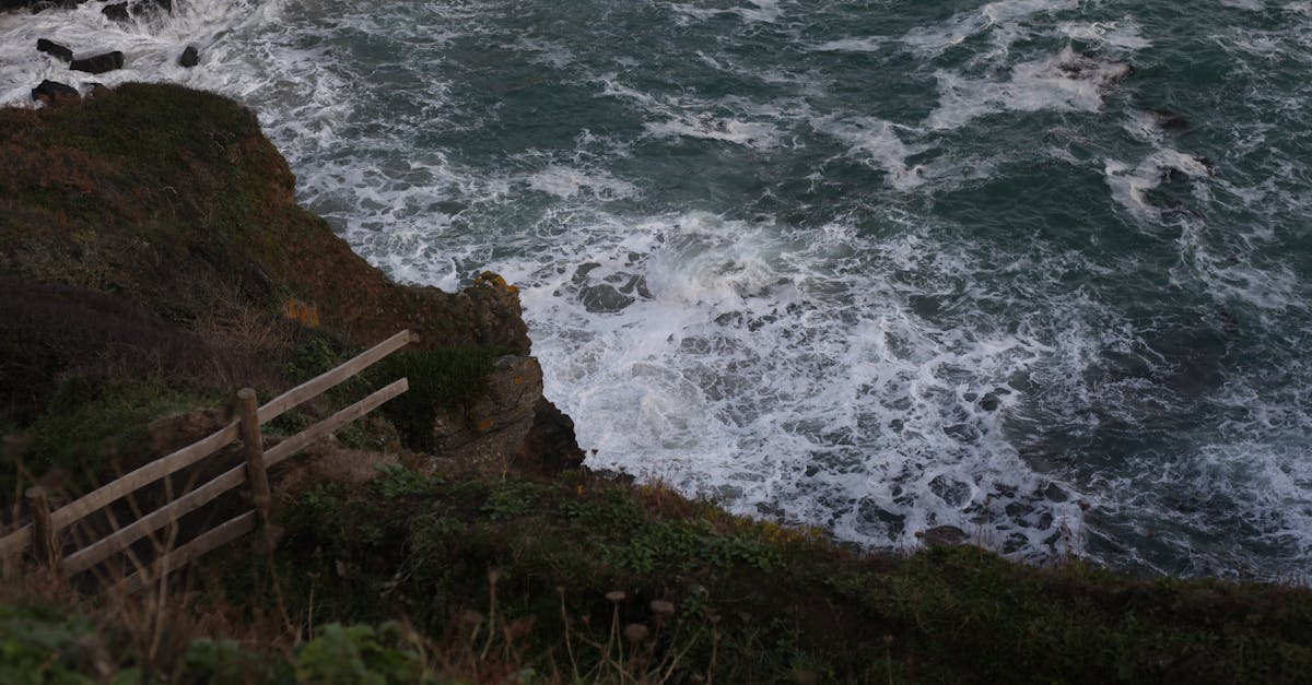 le point mort (break-even point) est le seuil où les recettes couvrent exactement les coûts, indiquant le niveau d'activité nécessaire pour ne ni réaliser de perte ni de profit.