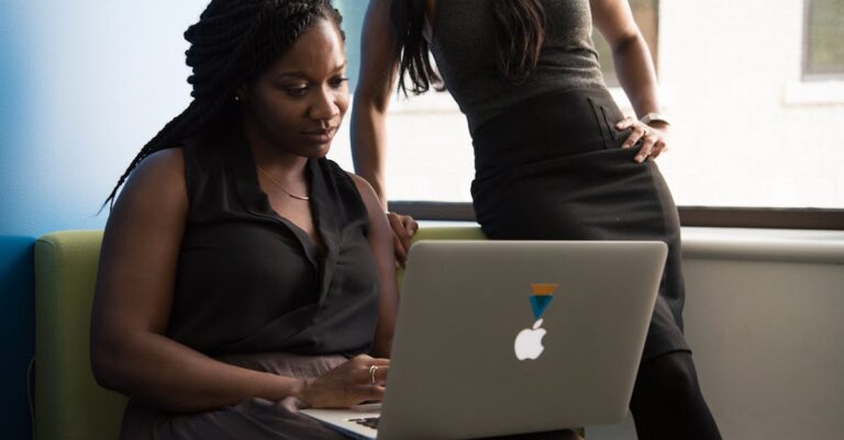 conseils pratiques et essentiels pour réussir le démarrage de votre entreprise et assurer la croissance de votre startup.