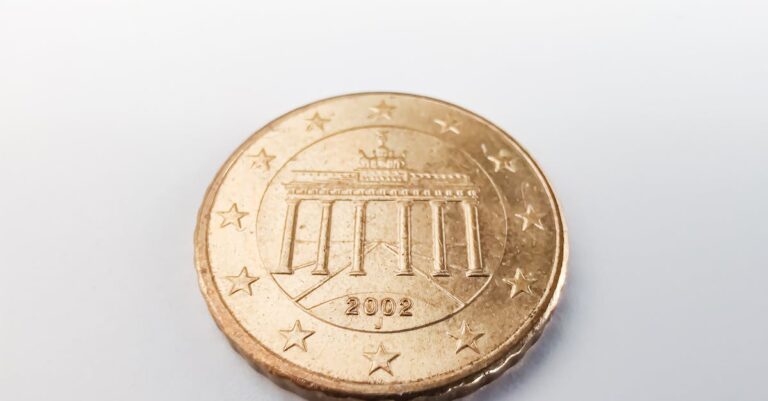 découvrez notre pièce rare de 2 euros, un trésor pour les collectionneurs et passionnés de numismatique.