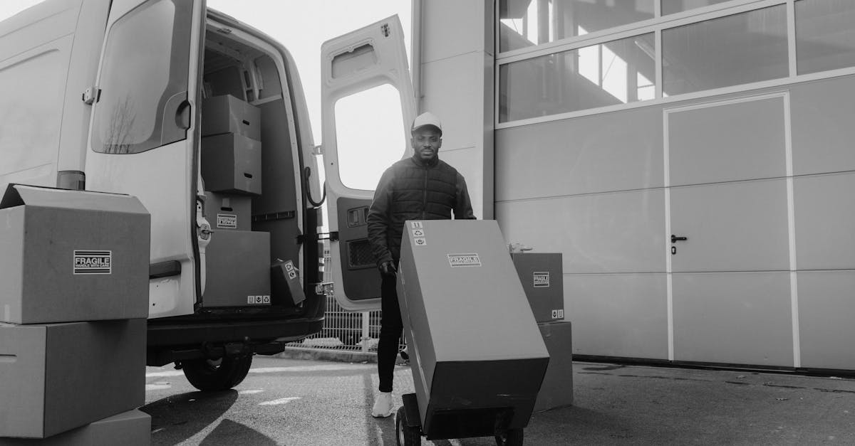 suivez l'acheminement de vos colis en temps réel avec notre service de suivi de colis rapide et fiable.