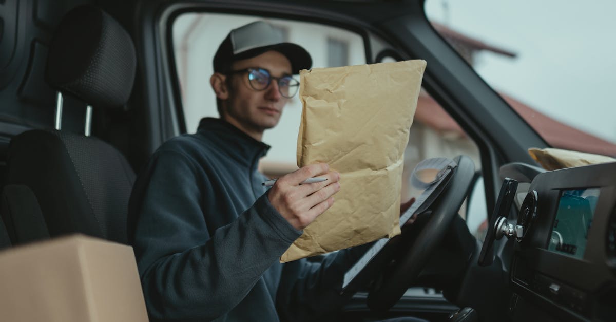 suivez votre colis en temps réel avec notre service de suivi fiable et facile à utiliser. restez informé de l'état et de la localisation de votre envoi à chaque étape.