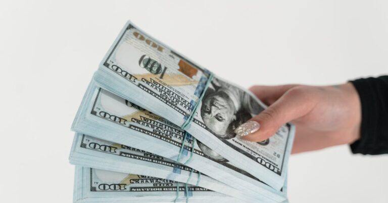 découvrez tout sur le salaire des réservistes : montant, primes et conditions de rémunération pour ceux qui s'engagent dans la réserve militaire.