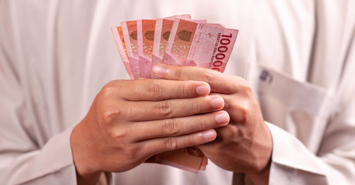 découvrez la durée de conservation des bulletins de salaire après la retraite et les bonnes pratiques pour gérer vos documents administratifs en toute sécurité.