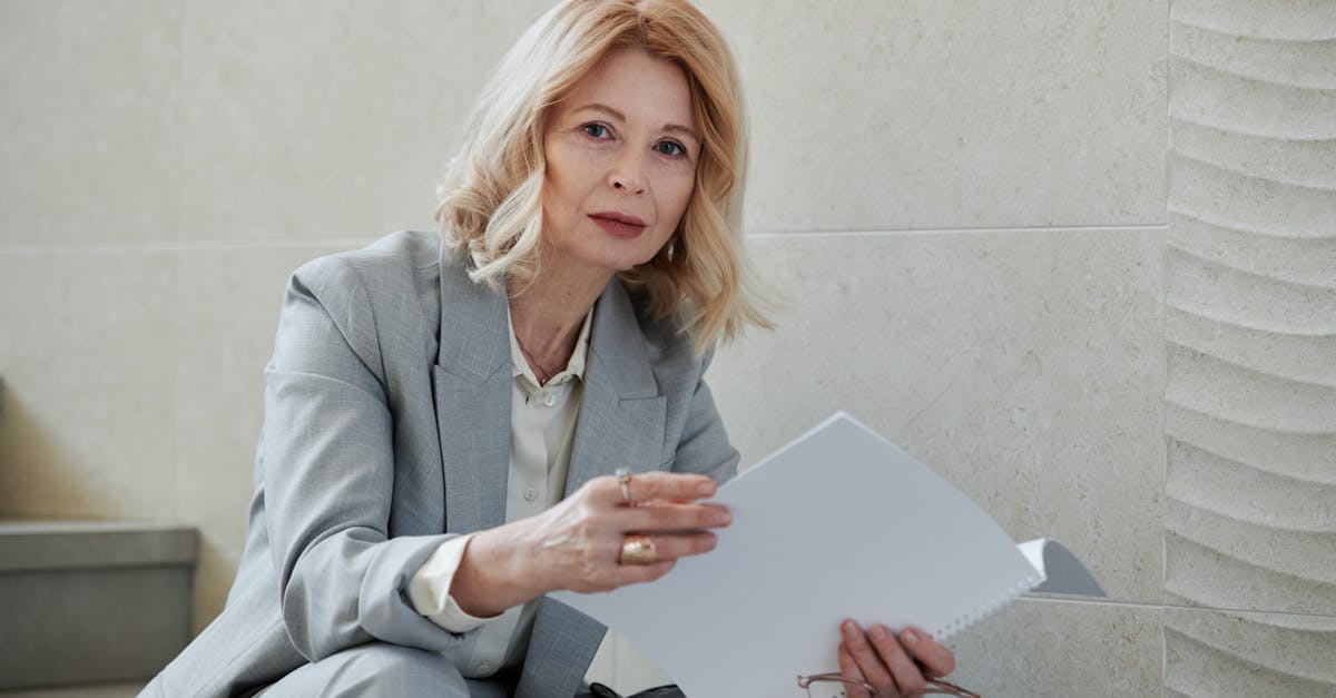 découvrez comment réussir une reconversion professionnelle après 40 ans avec des conseils pratiques, des témoignages inspirants et des stratégies adaptées pour valoriser votre expérience.