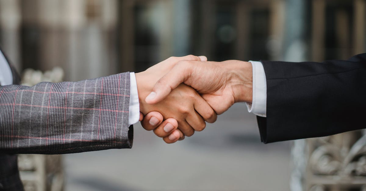 découvrez comment négocier une résiliation amiable avantageuse pour toutes les parties, en assurant un accord équitable et respectueux.