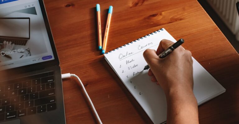 découvrez notre cours en ligne interactif et flexible, conçu pour vous aider à apprendre à votre rythme depuis chez vous.