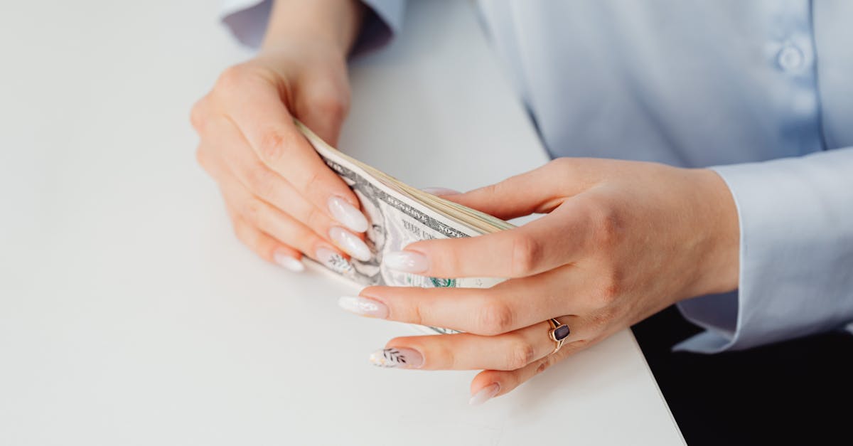 apprenez les stratégies efficaces pour réussir votre négociation salariale et obtenir le salaire que vous méritez.