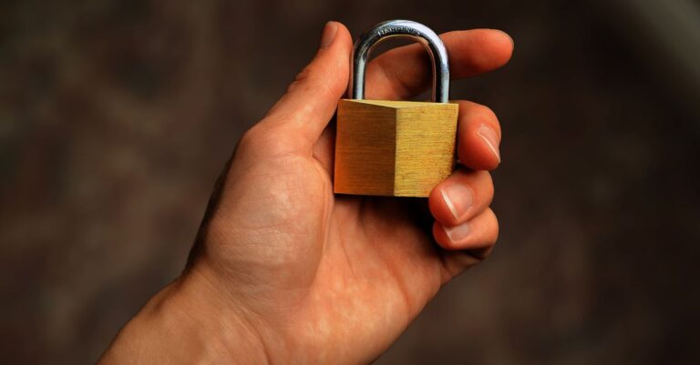 découvrez les meilleures pratiques en site reliability pour assurer la disponibilité, la performance et la résilience de vos systèmes informatiques.