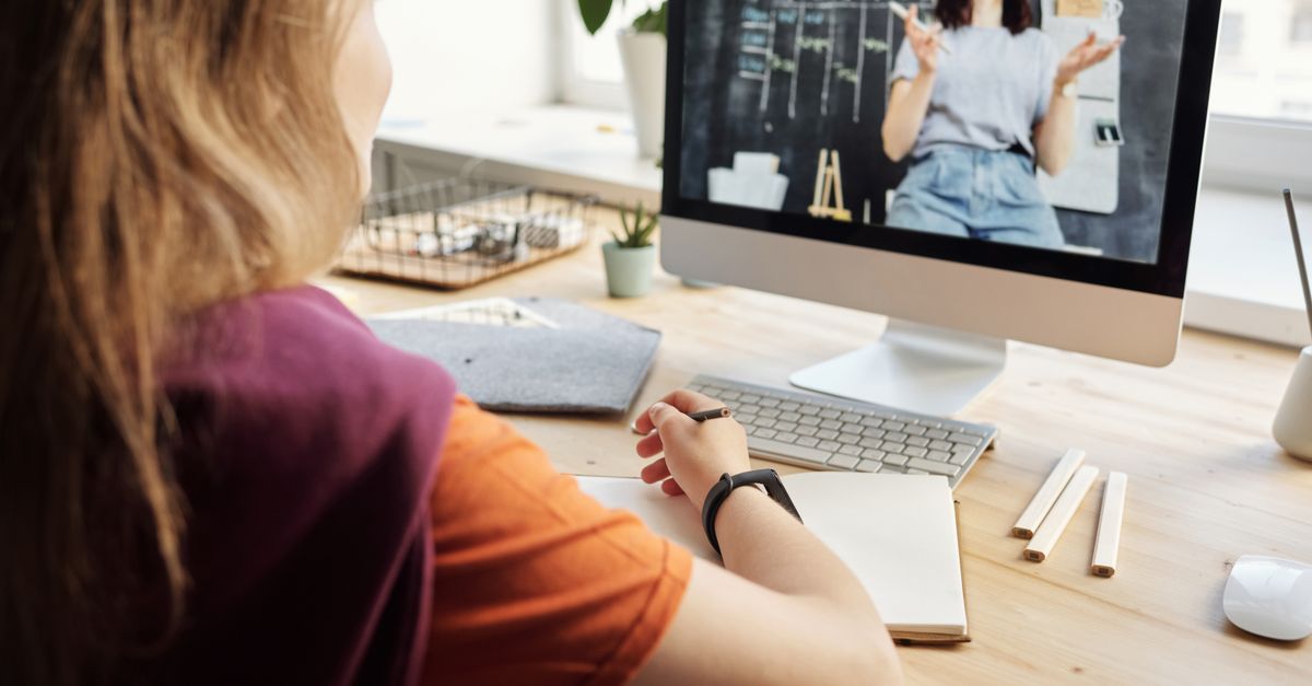 découvrez nos tarifs pour la plateforme d'apprentissage en ligne : des solutions flexibles et adaptées à vos besoins pour une formation accessible et efficace.