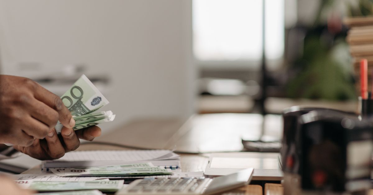 découvrez nos services financiers personnalisés pour gérer efficacement vos investissements, épargnes et crédits avec expertise et confiance.
