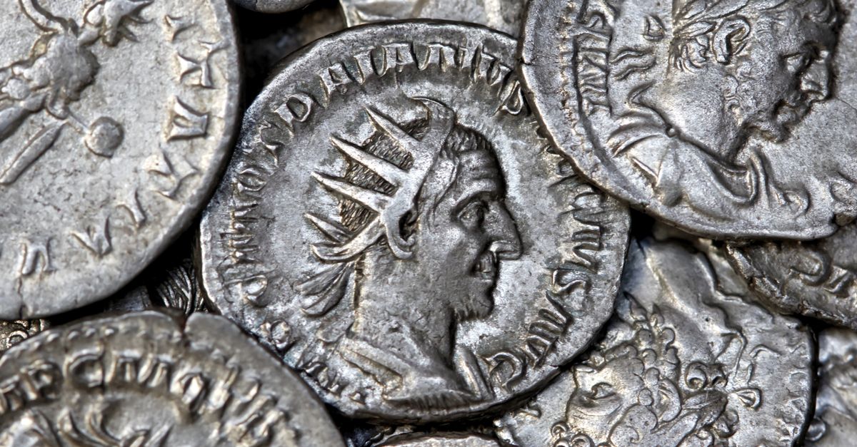 découvrez l'art et la science de la numismatique : l'étude des monnaies, médailles et pièces historiques pour comprendre l'histoire et la culture à travers le temps.