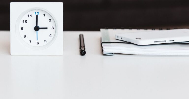découvrez comment adapter votre emploi du temps pour mieux concilier vie professionnelle et personnelle grâce aux solutions d'aménagement des horaires de travail.